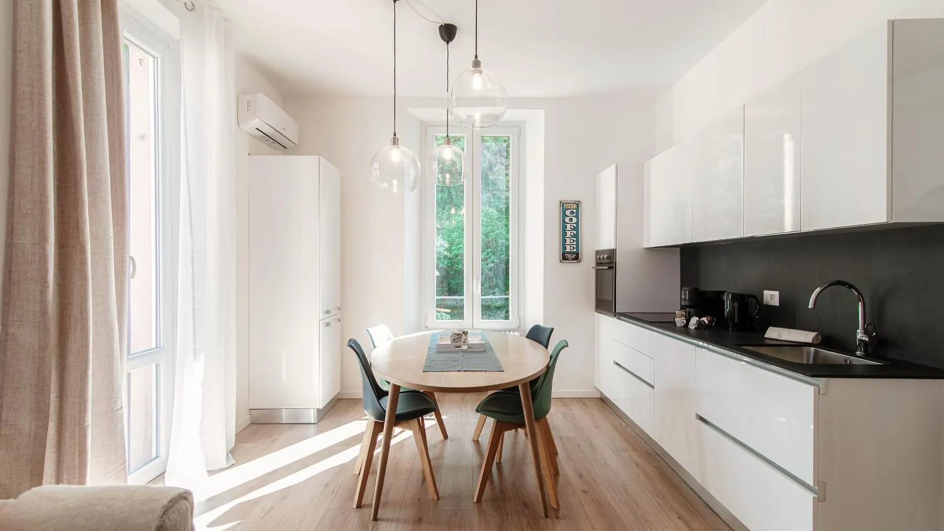 Apartment Dolce - By Myhomeincomo Italy