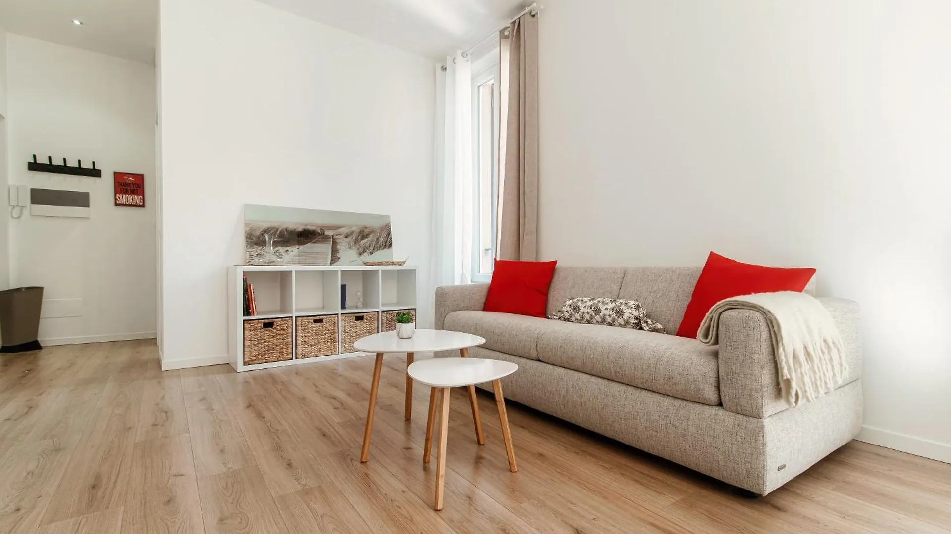 Dolce - By Myhomeincomo Apartman