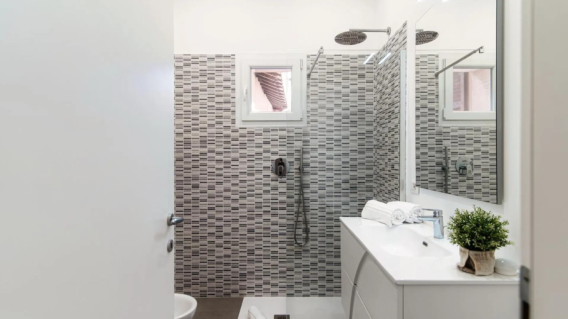 Apartament Dolce - By Myhomeincomo